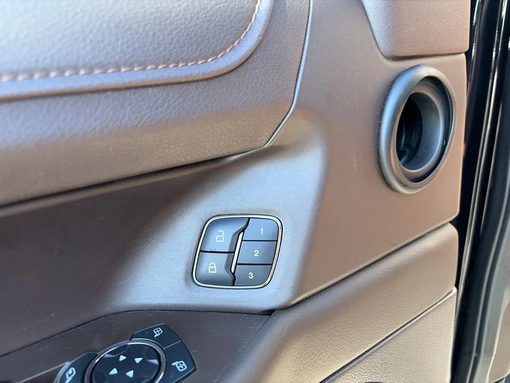 Used 2022 Agate Black Metallic Ford King Ranch image 12