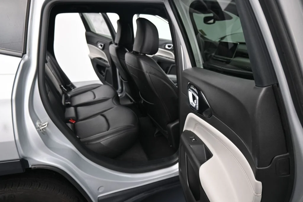 Used 2024 Silver Jeep Limited image 24