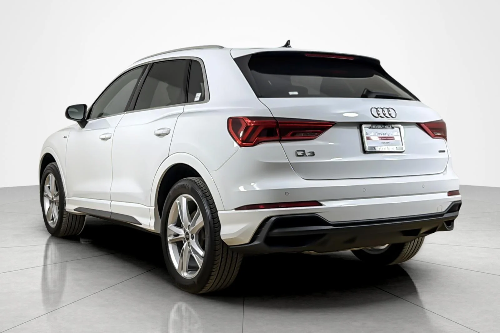 Used 2023 Ibis White Audi S line Premium Plus 45 TFSI quattro image 3