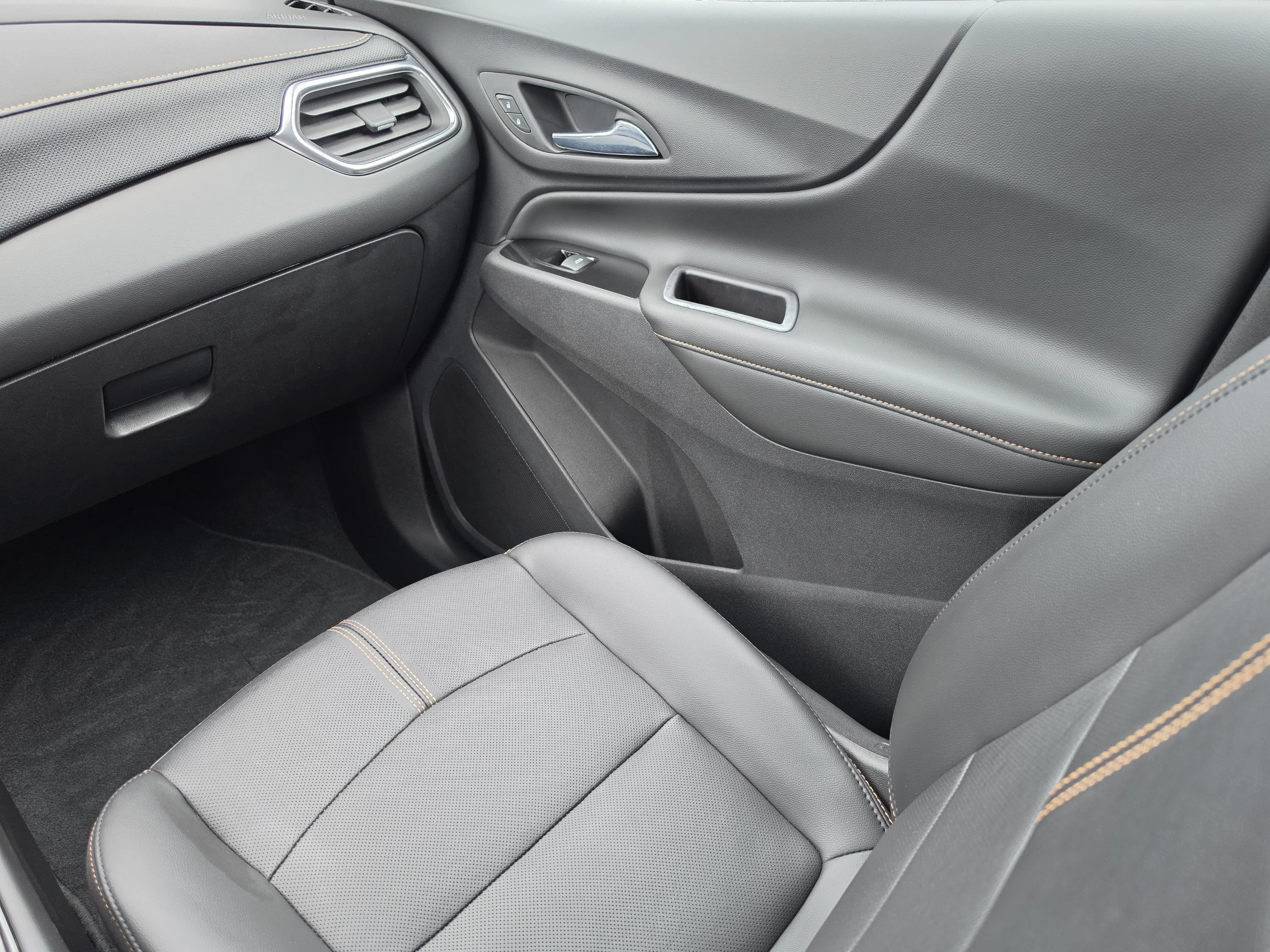 Used 2022 Iron Gray Metallic Chevrolet Premier image 22