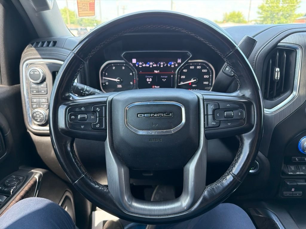 Used 2023 White GMC Denali image 34