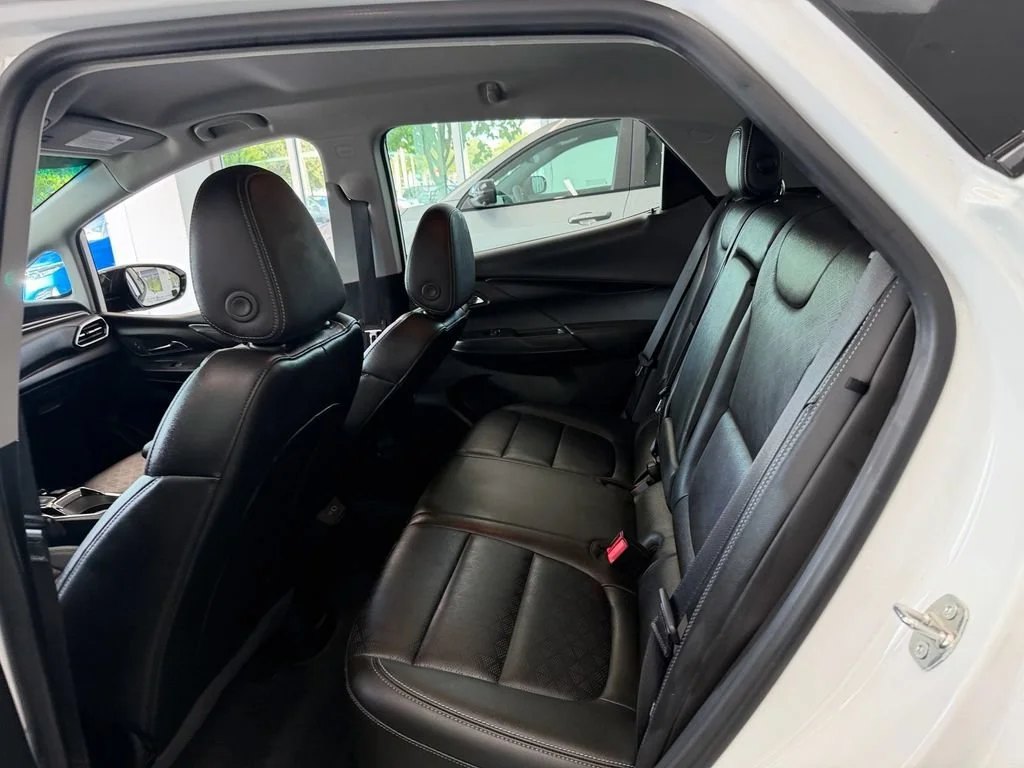 Used 2023 SUMMIT WHITE Chevrolet 2LT image 10