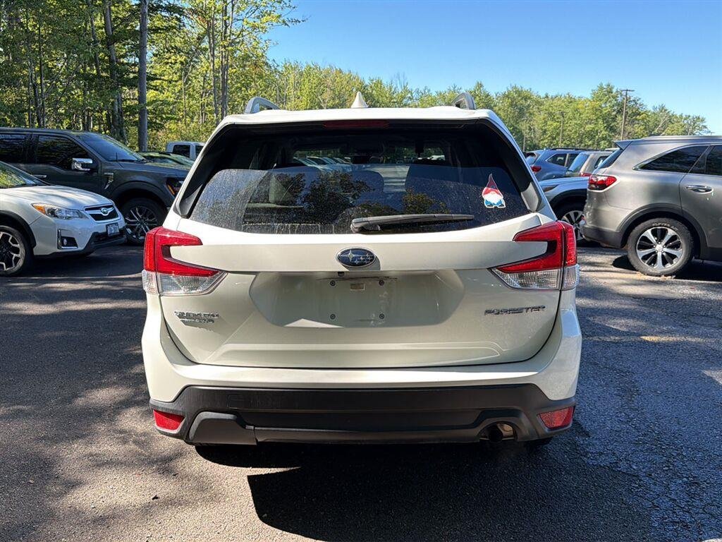 Used 2020 Crystal White Pearl Subaru Premium image 9
