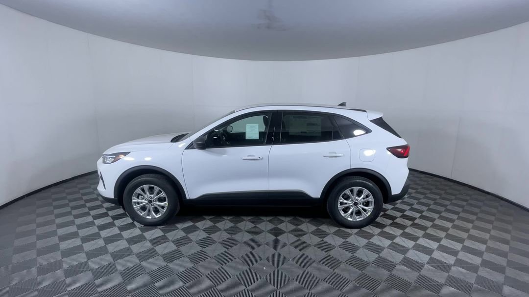 New 2026 Oxford White Ford Active image 5