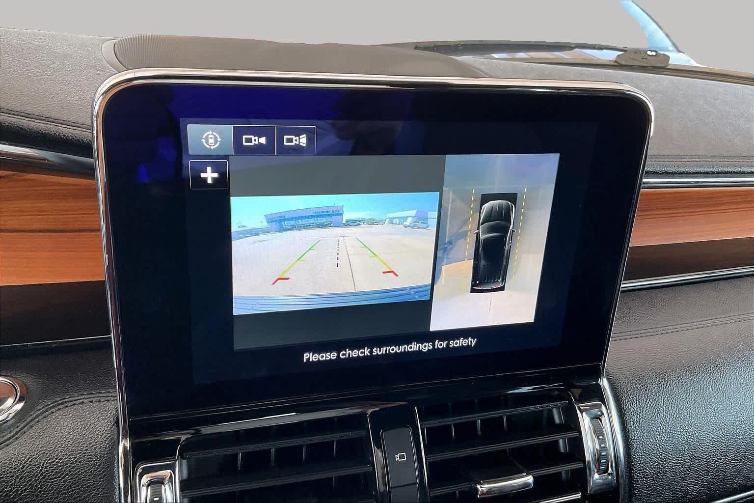 Used 2019 Infinite Black Metallic Lincoln Select image 25