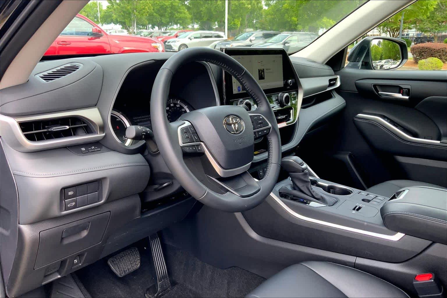 2026 Toyota Highlander XLE - Photo 18