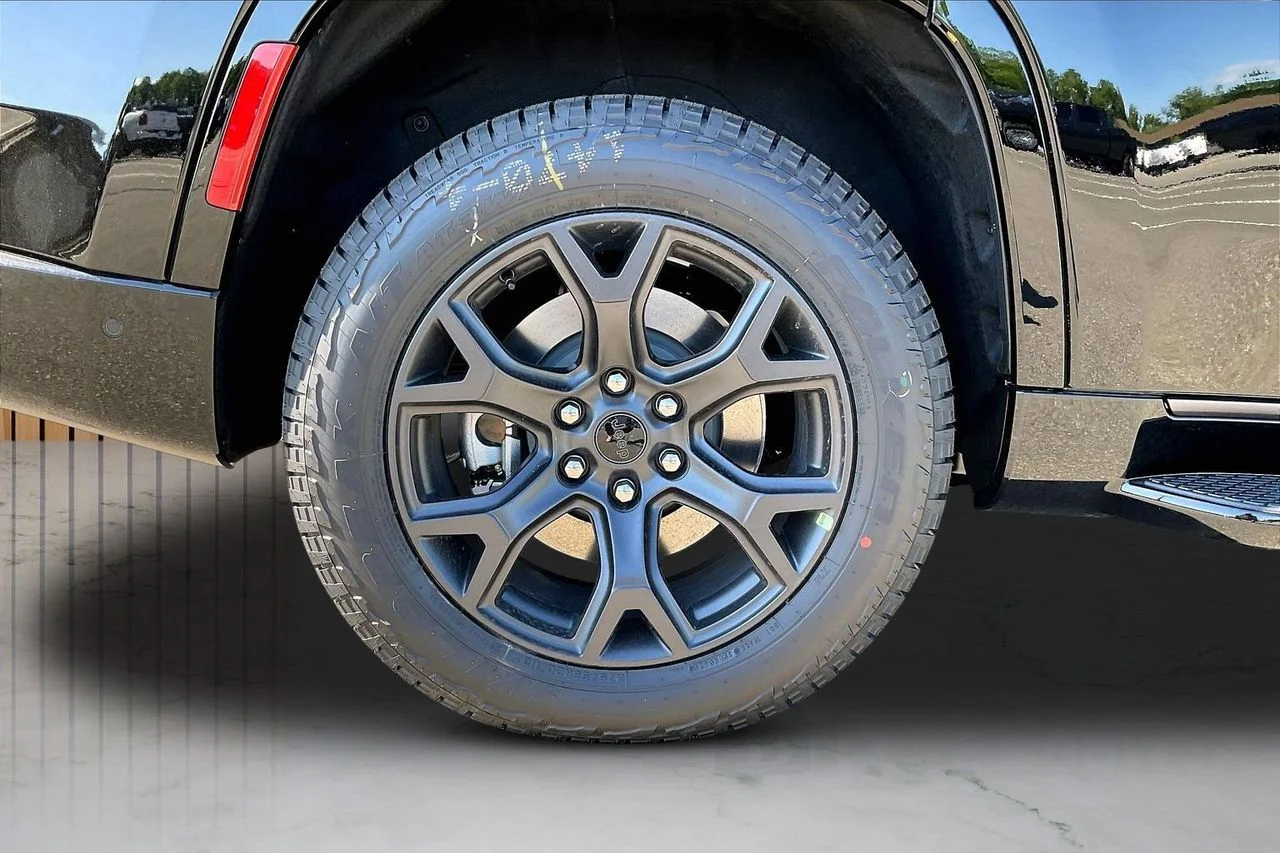 New 2026 High Gloss Black Exterior Paint Jeep Upland image 38
