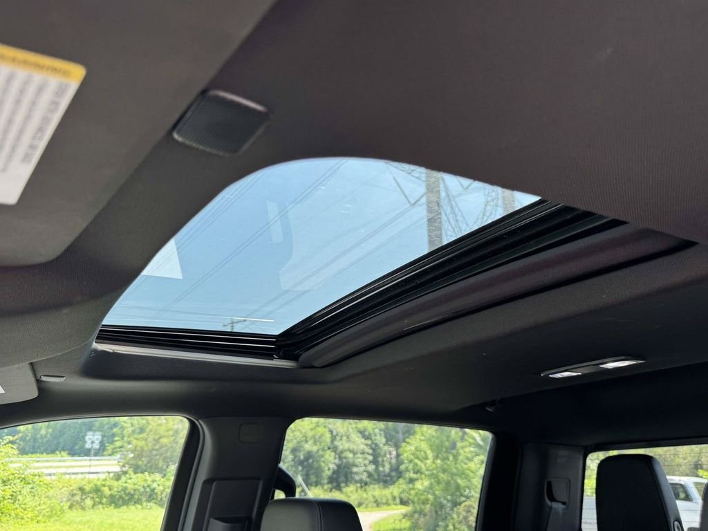 Used 2022 Black GMC AT4 image 21