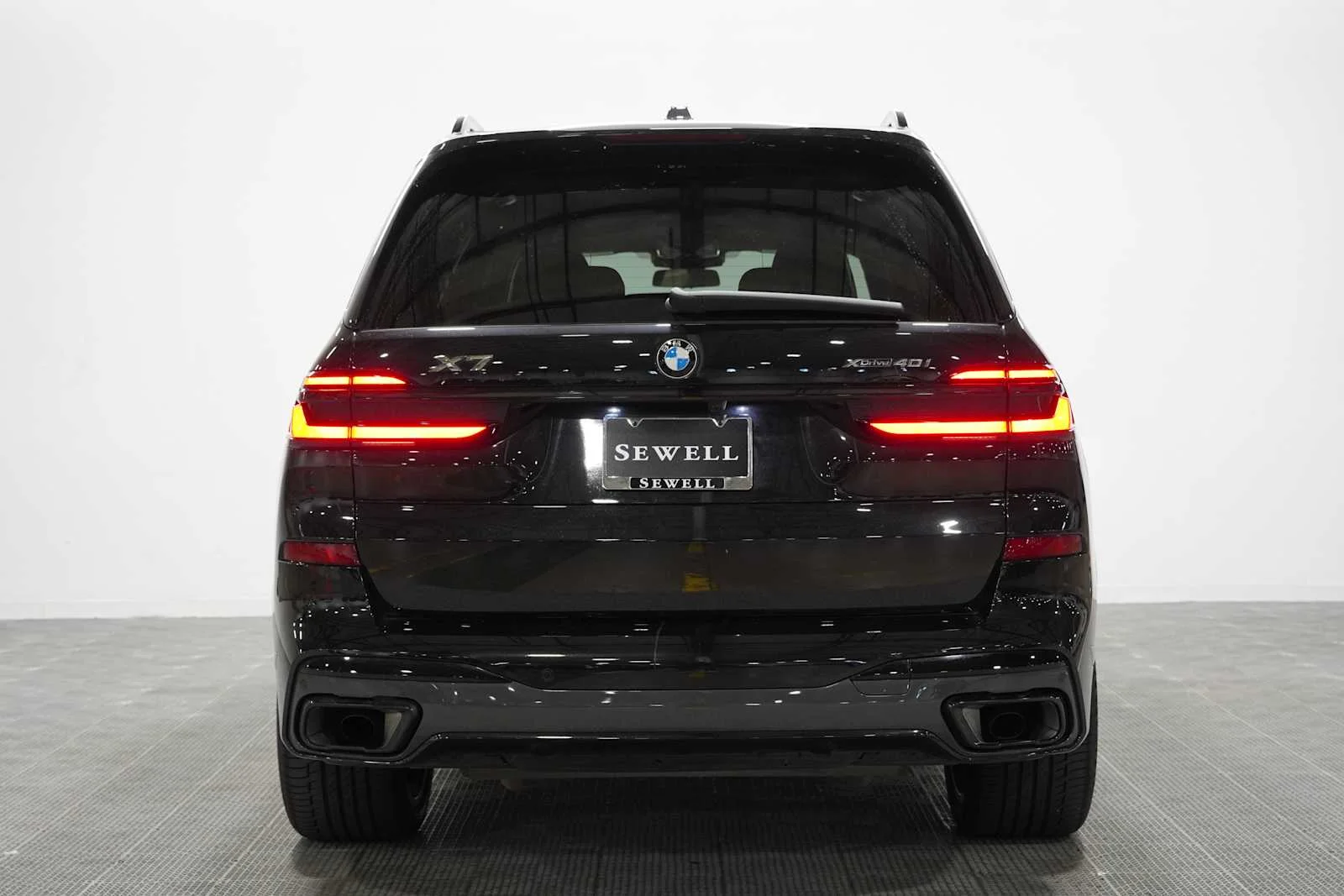 Certified Used 2024 Black Sapphire Metallic BMW xDrive40i image 4