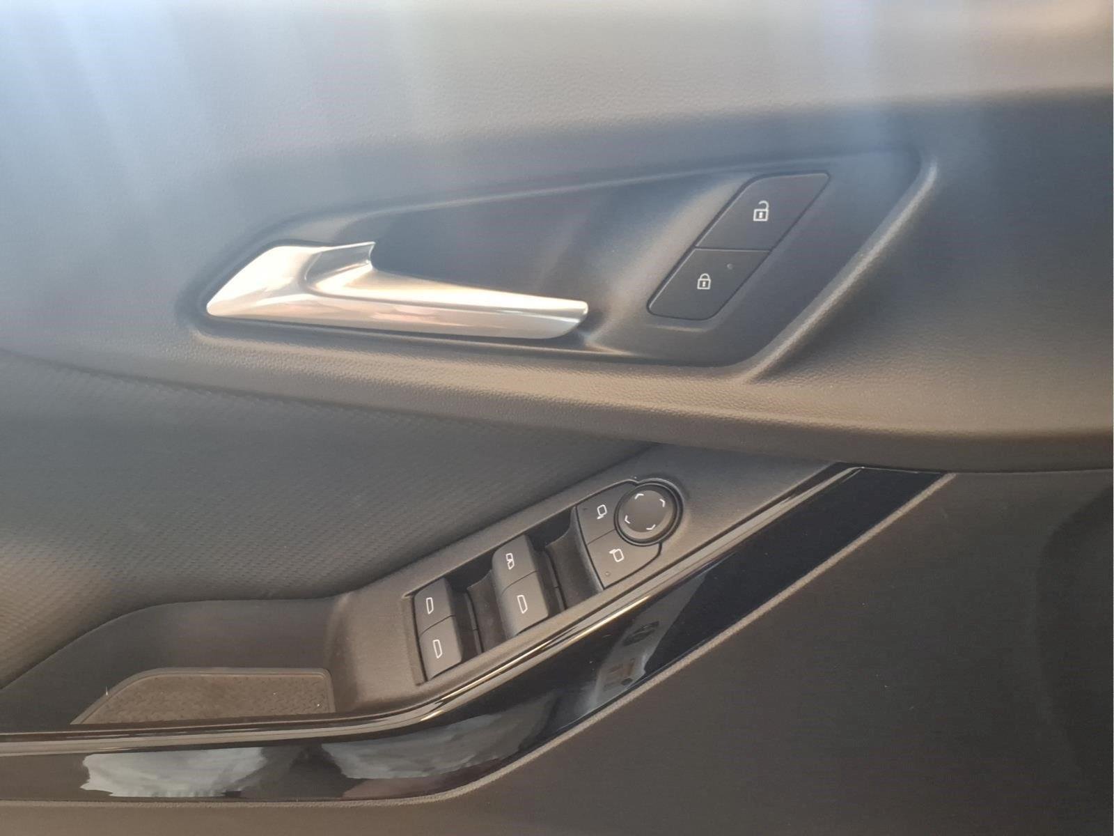 New 2027 Summit White Chevrolet LT image 16