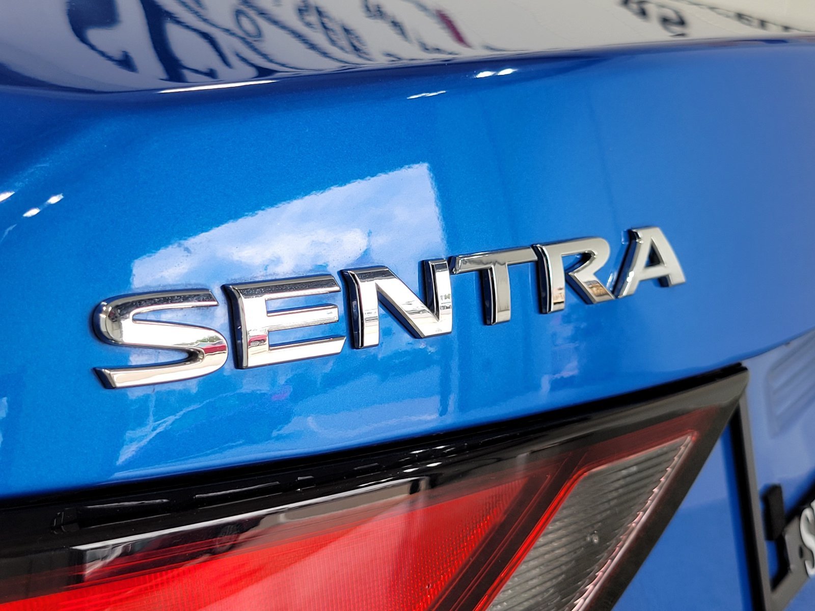 Used 2022 Blue Nissan SV image 30