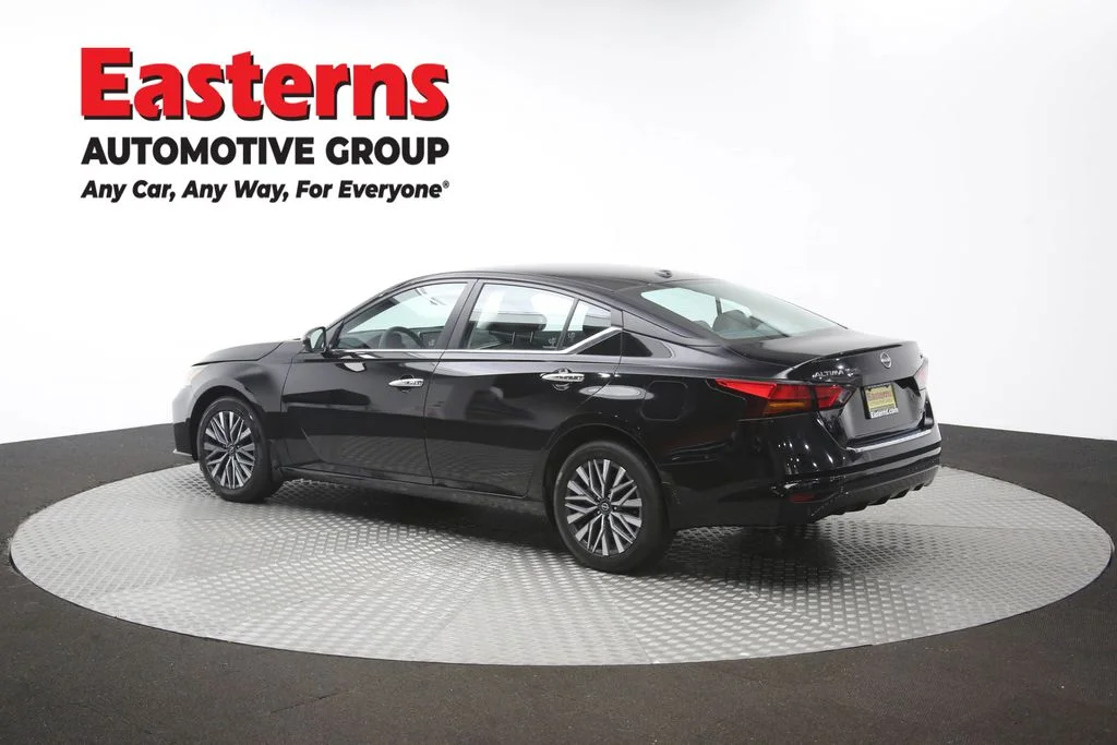 Used 2023 Black Nissan 2.5 SV image 63