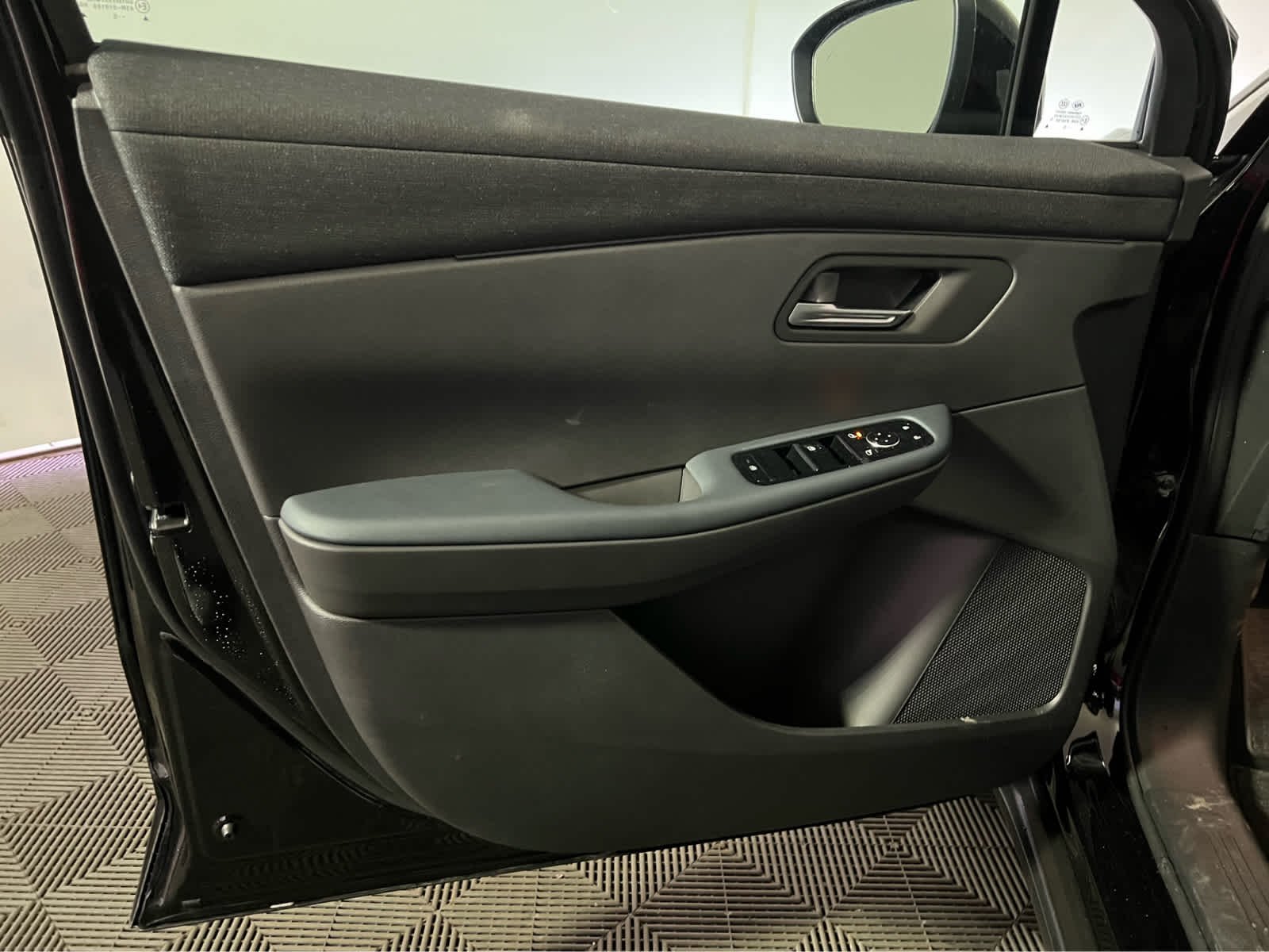 2026 Nissan LEAF S+ - Photo 13