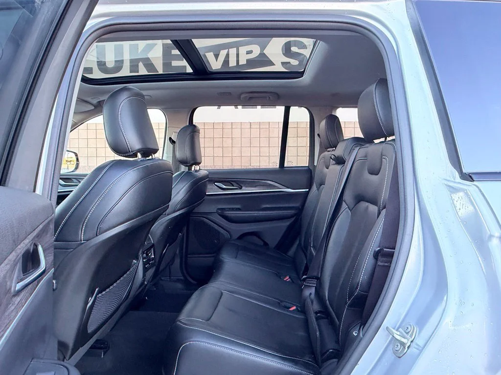 Used 2024 Silver Jeep Limited image 16