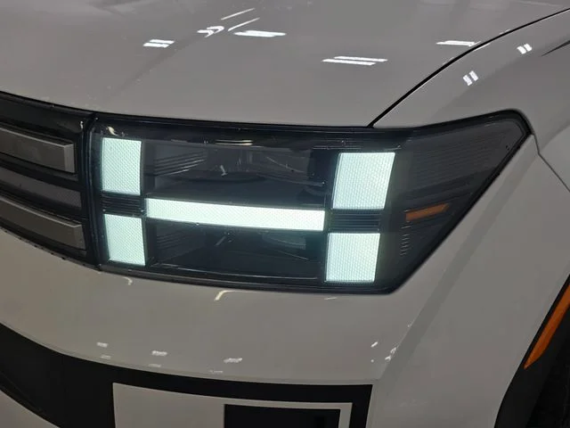 Used 2024 White Hyundai SE image 28