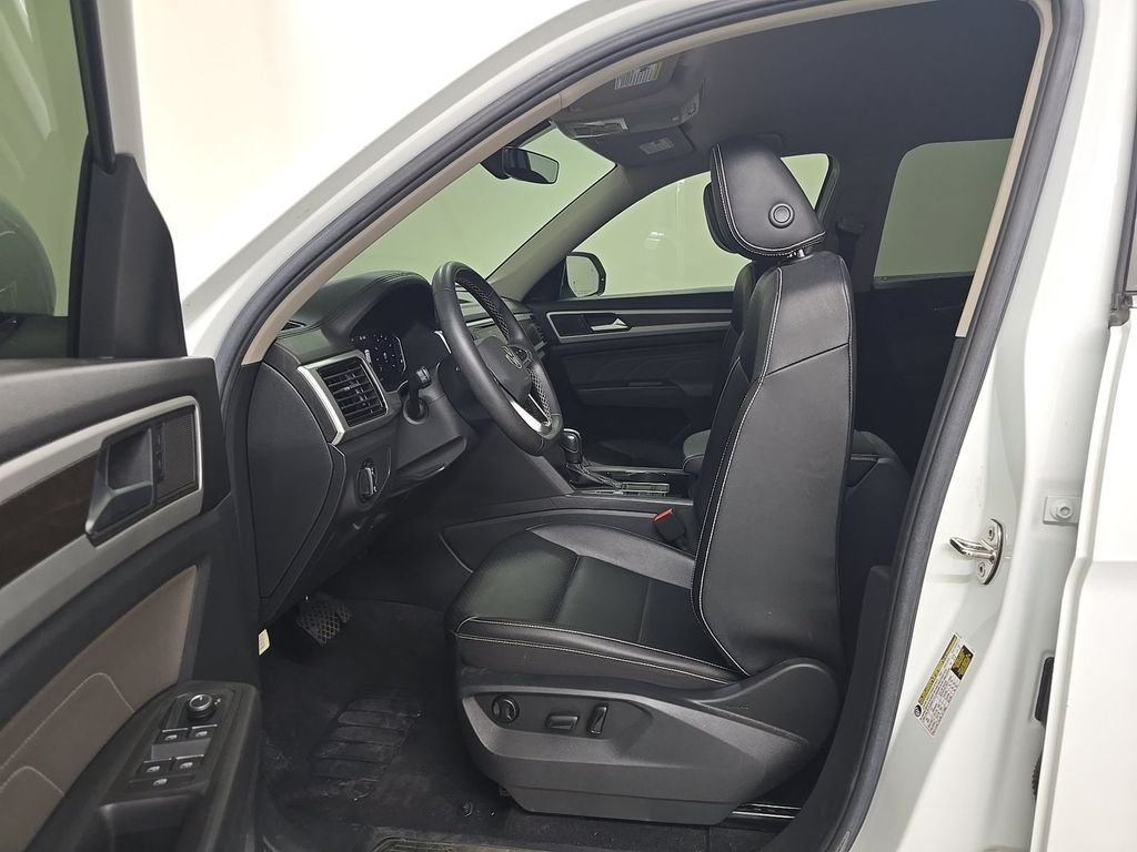 Used 2023 White Volkswagen 3.6L V6 SE w/Technology image 5