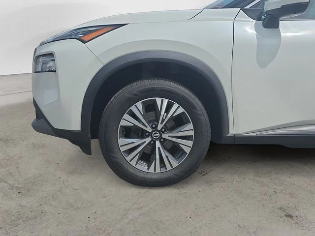 Used 2021 White Nissan SV image 14