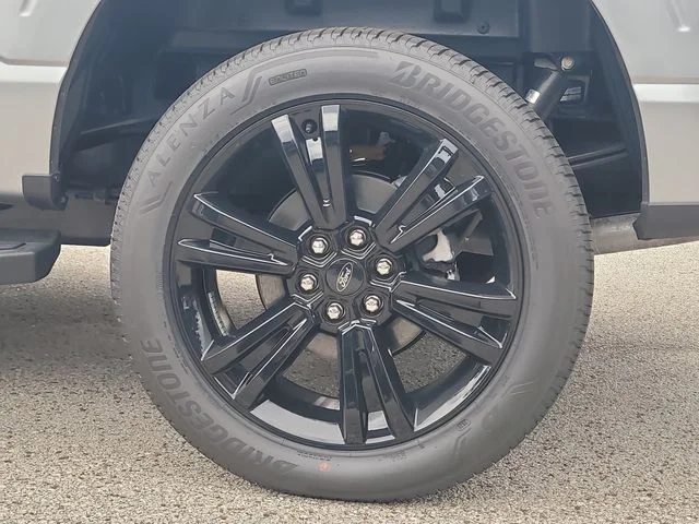 New 2026 Silver Metallic Ford Lariat image 8