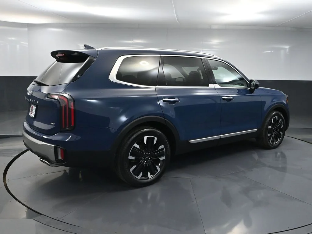 Used 2023 Blue Kia SX-Prestige image 3