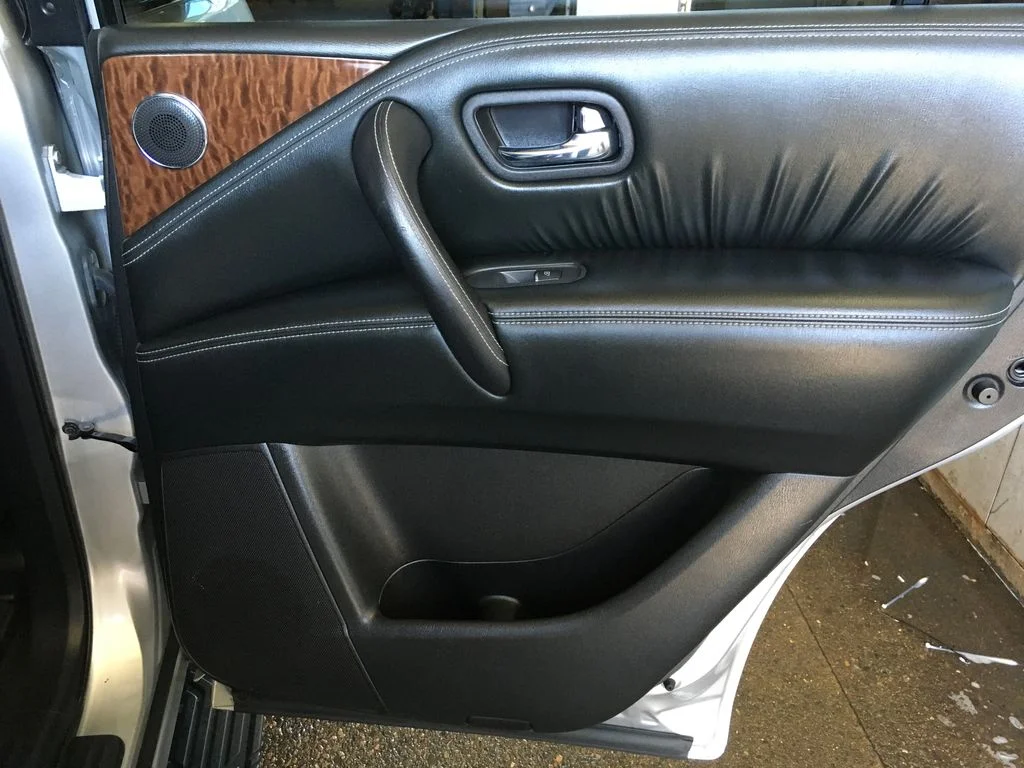 Used 2020 Silver Nissan SL image 33