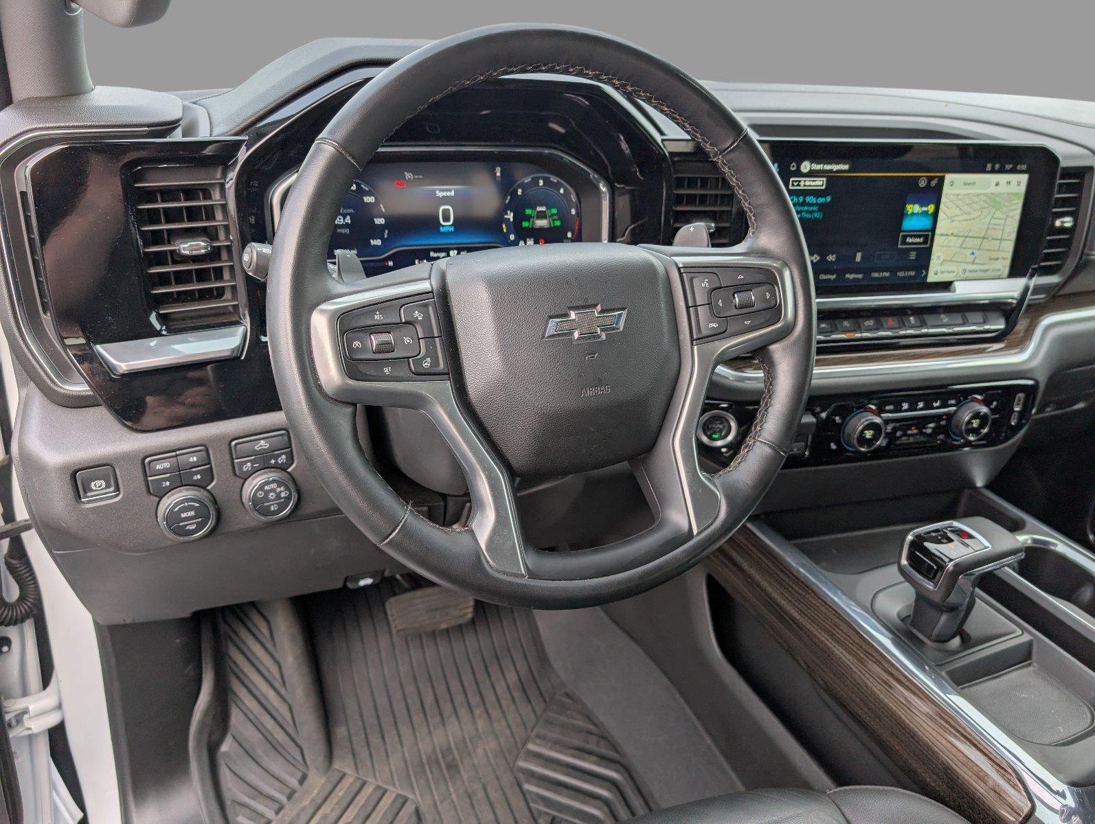 Used 2025 Summit White Chevrolet LT Trail Boss image 4