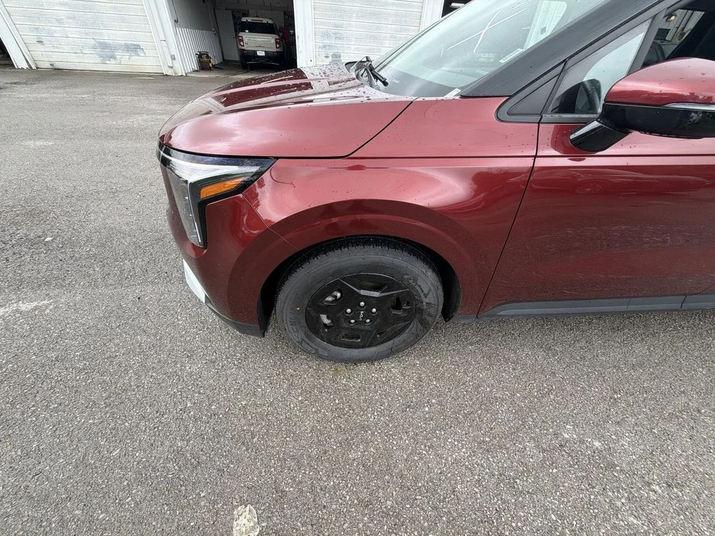 Used 2025 Red Kia LXS image 10