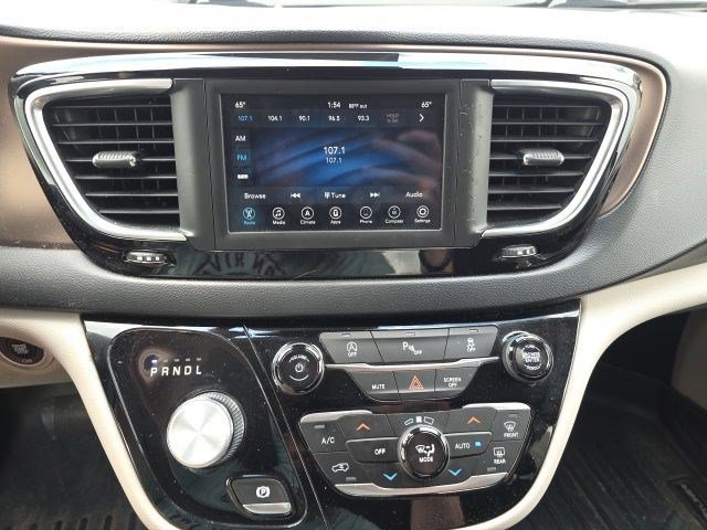Used 2019 Brilliant Black Crystal Pearlcoat Chrysler Touring Plus image 23