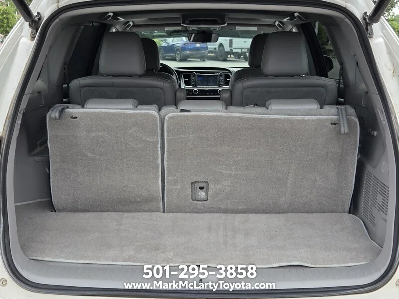 Used 2017 Blizzard Pearl TOYOTA LIMITED V6 FWD image 13