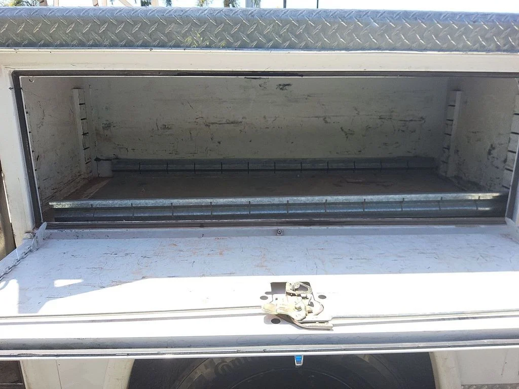 Used 2019 White Ford XL image 16