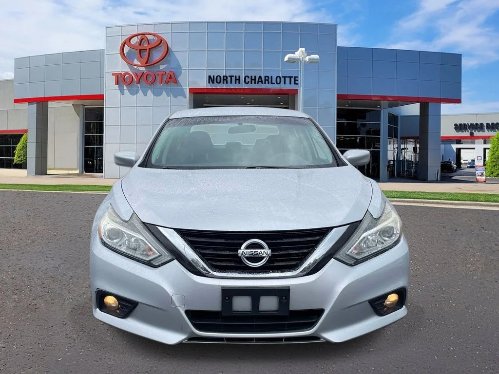 Used 2018 Nissan Altima SV with VIN 1N4AL3AP6JC216658 for sale in Huntersville, NC