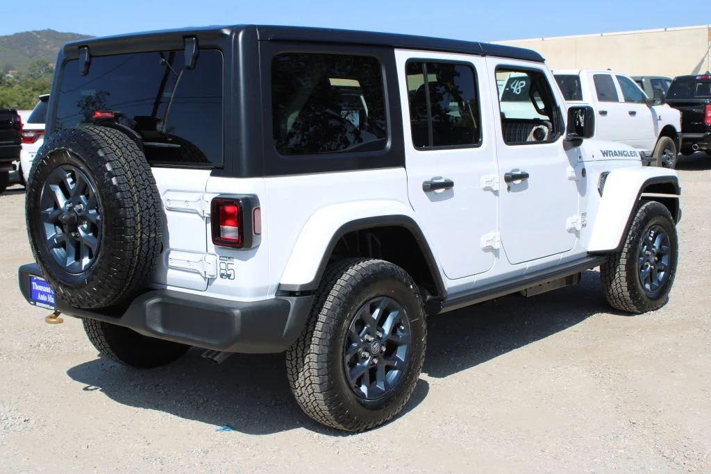 New 2026 Bright White Clear-Coat Exterior Paint Jeep 85th Anniversary Edition image 4