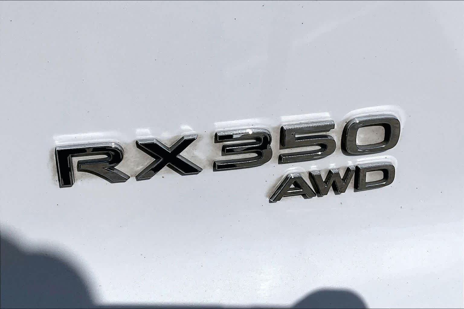 Used 2024 Ultra White Lexus F SPORT Handling image 10