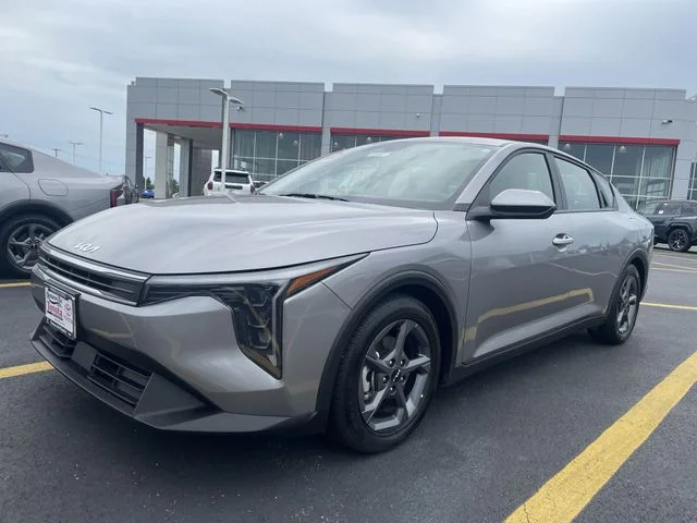 2025 Kia K4 LXS - Photo 12