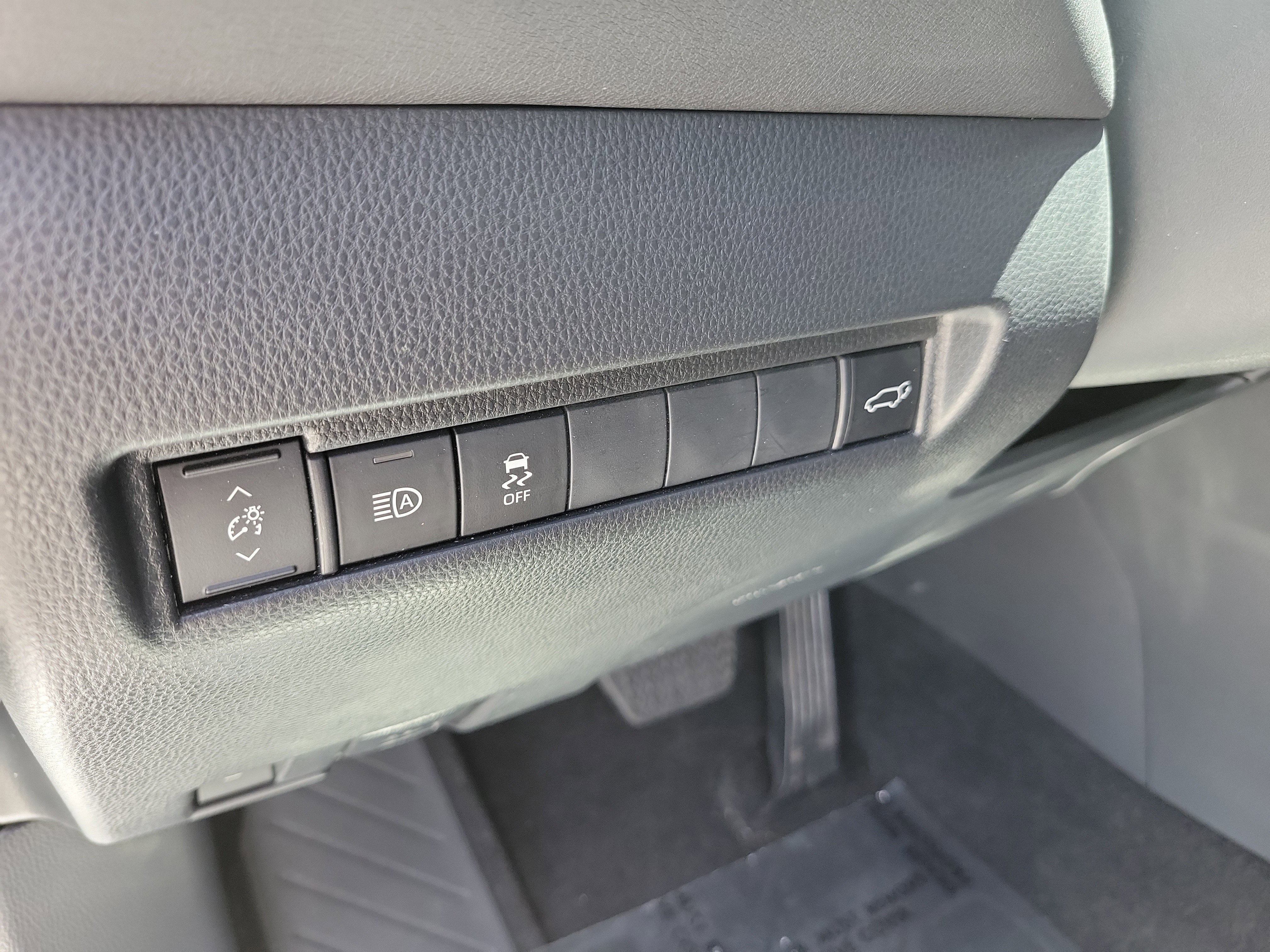 Used 2023 Pearl Toyota XLE image 26