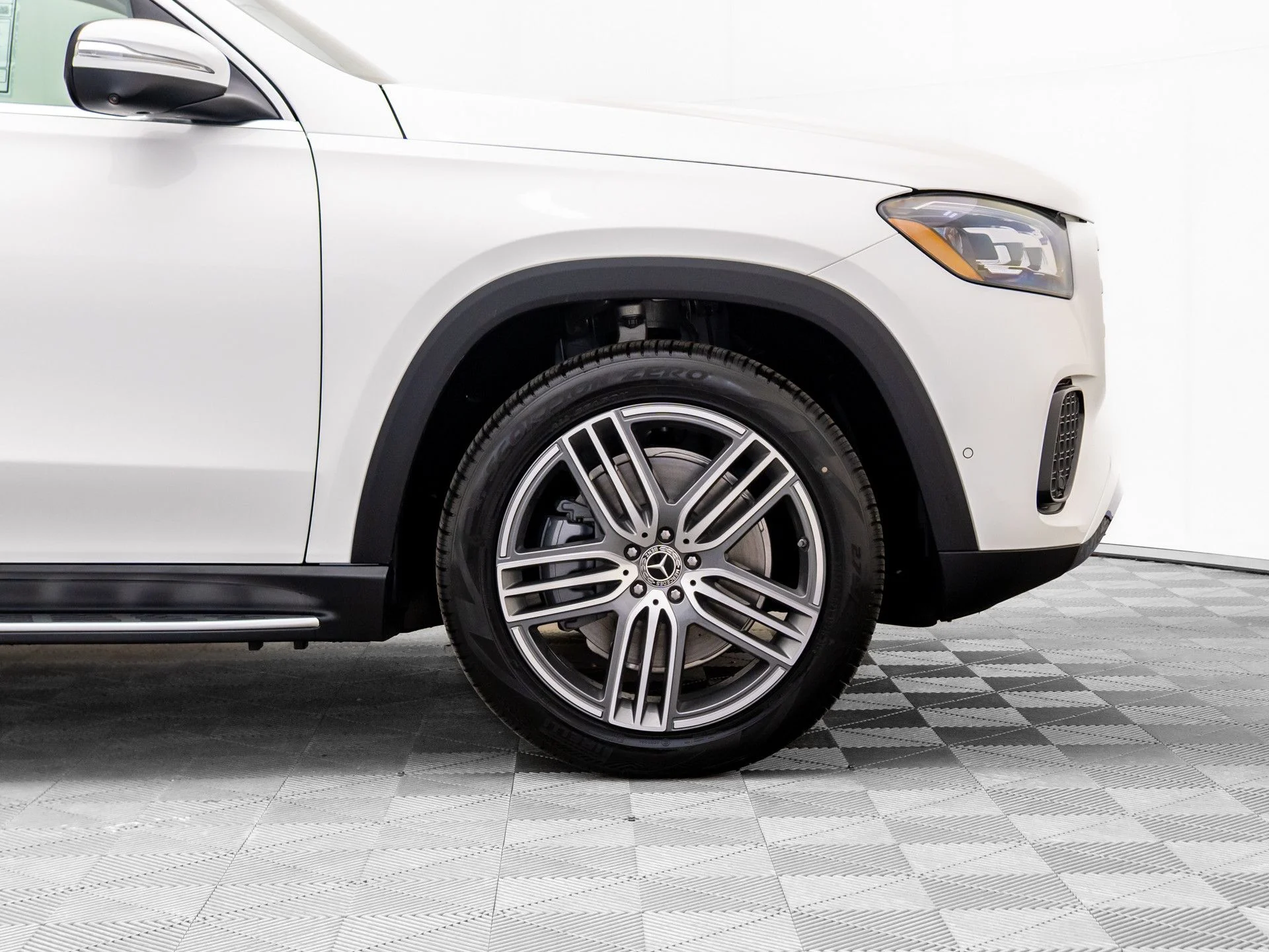 New 2026  Mercedes-Benz GLS 450 image 36