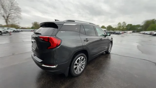 Used 2018 GRAPHITE GRAY METALLIC GMC SLT image 8