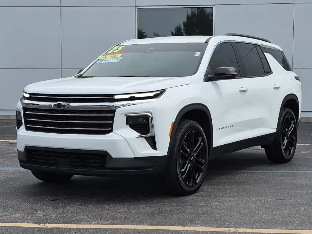 2025 Chevrolet Traverse FWD LT