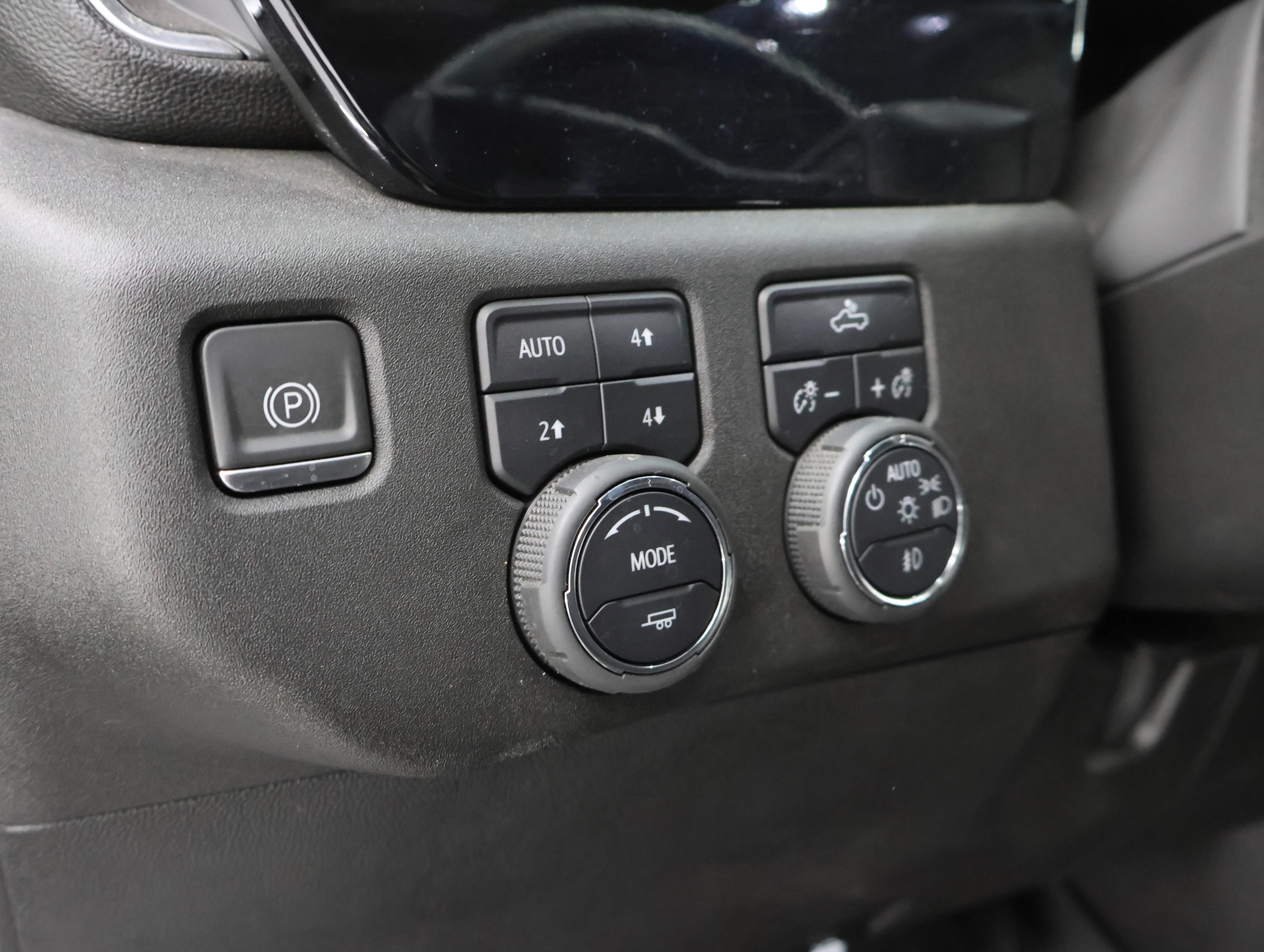 Used 2023 Summit White Chevrolet RST image 39