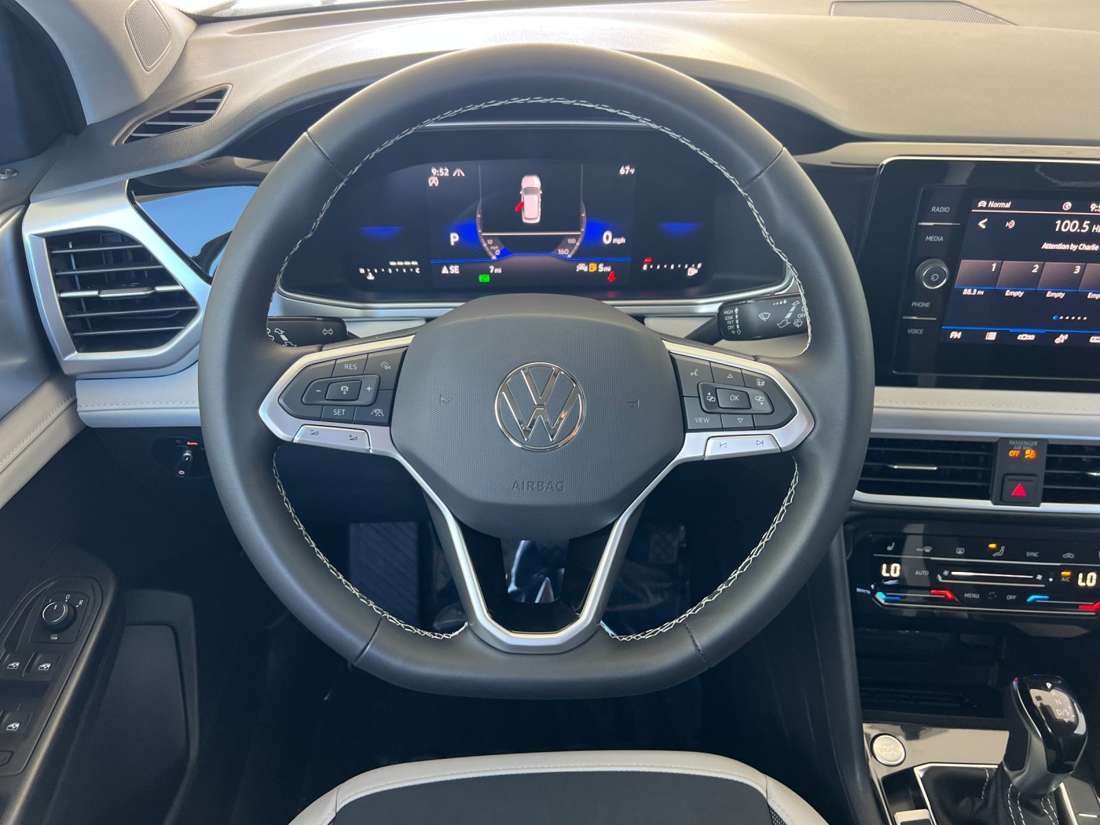 New 2026 Deep Black Pearl Volkswagen SE image 13