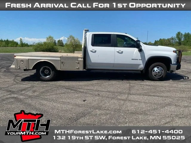 2021 Chevrolet Silverado HD's photo