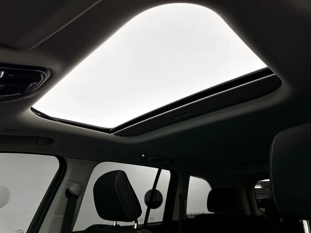 Used 2024 Gray Jeep Laredo X image 22