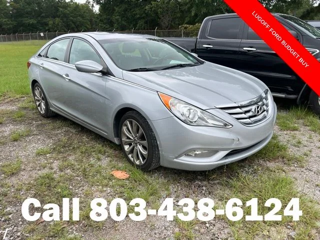 Used 2011 Radiant Silver Hyundai SE image 1