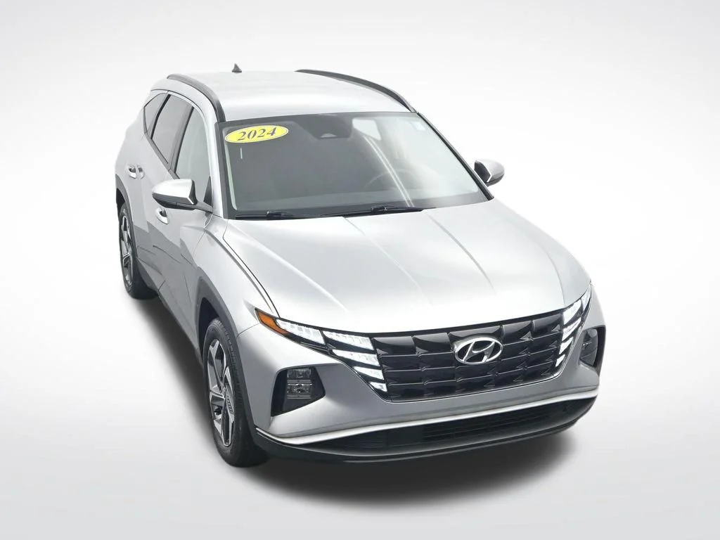 Used 2024 Silver Hyundai SEL image 33