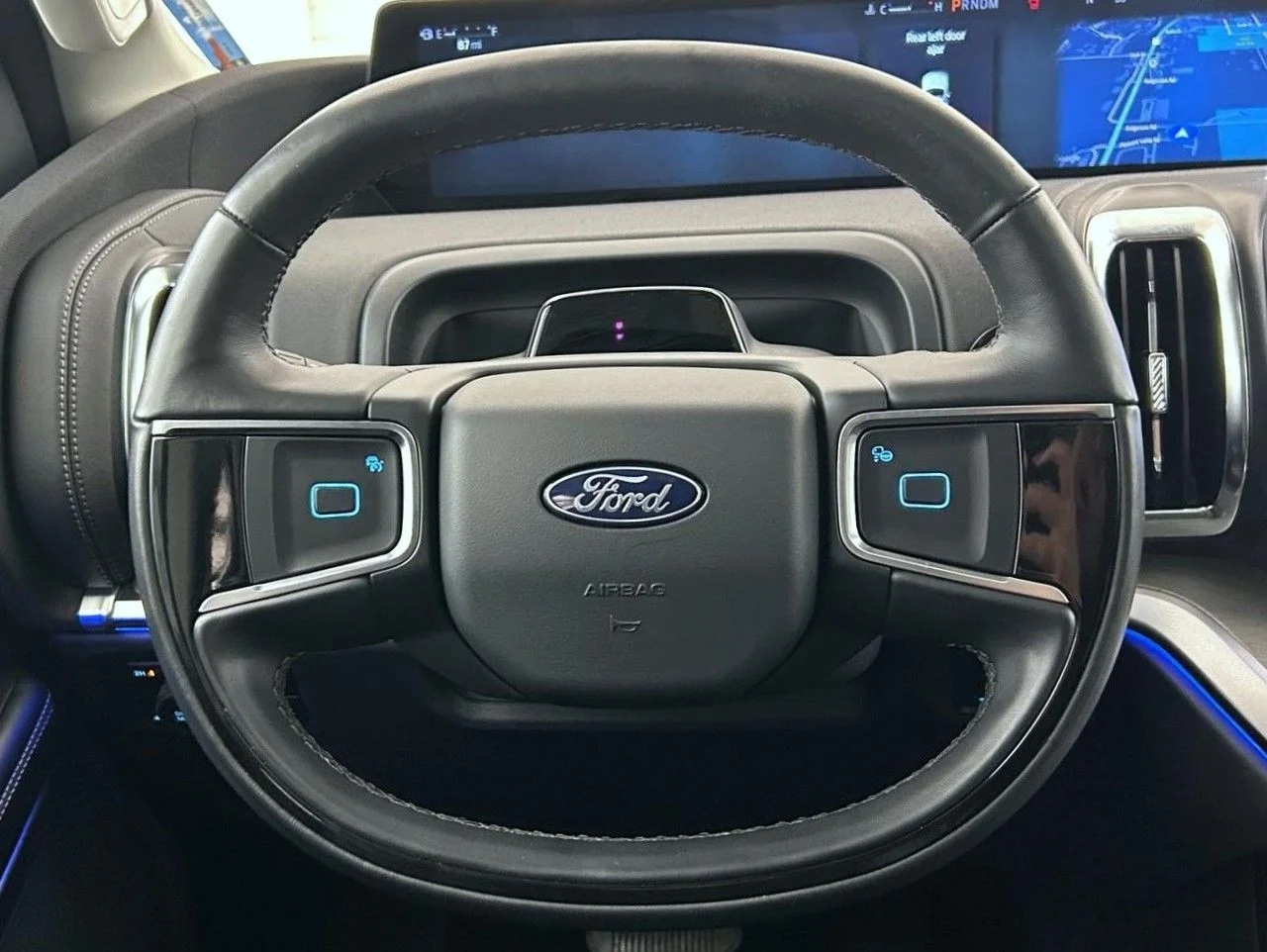 Used 2025 Silver Ford Platinum image 12