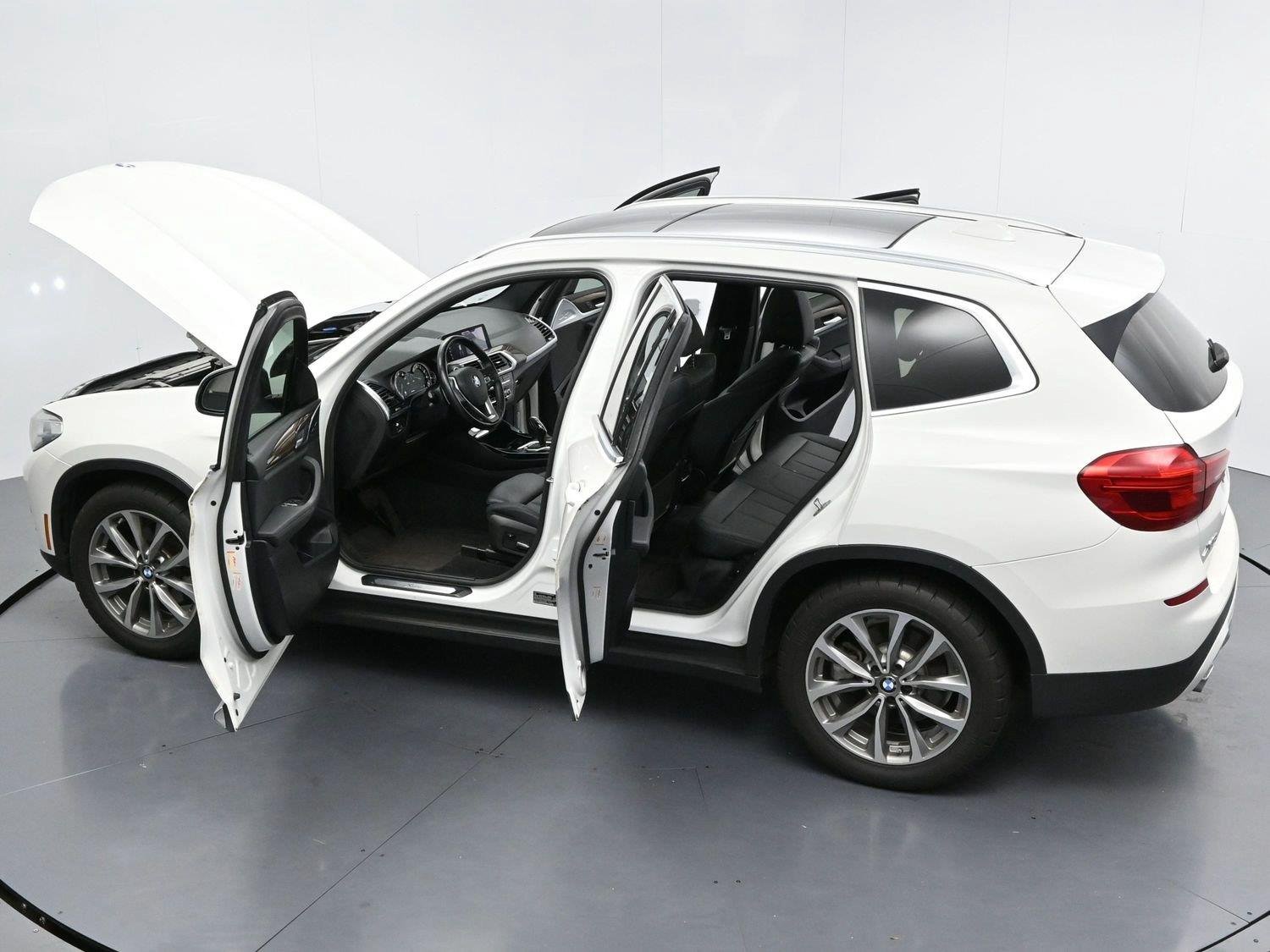Used 2019 Alpine White BMW sDrive30i image 38