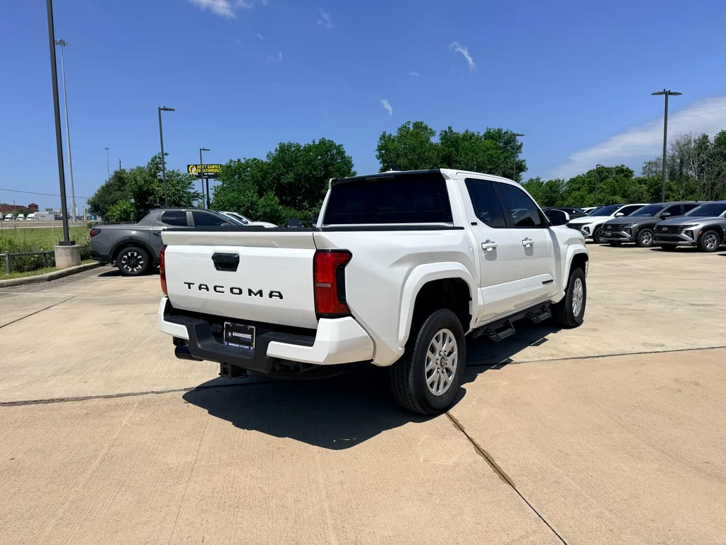 Used 2025 Ice Cap Toyota SR5 image 6