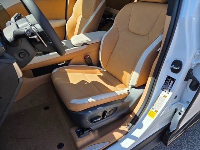 2026 Lexus RZ Base - Photo 6