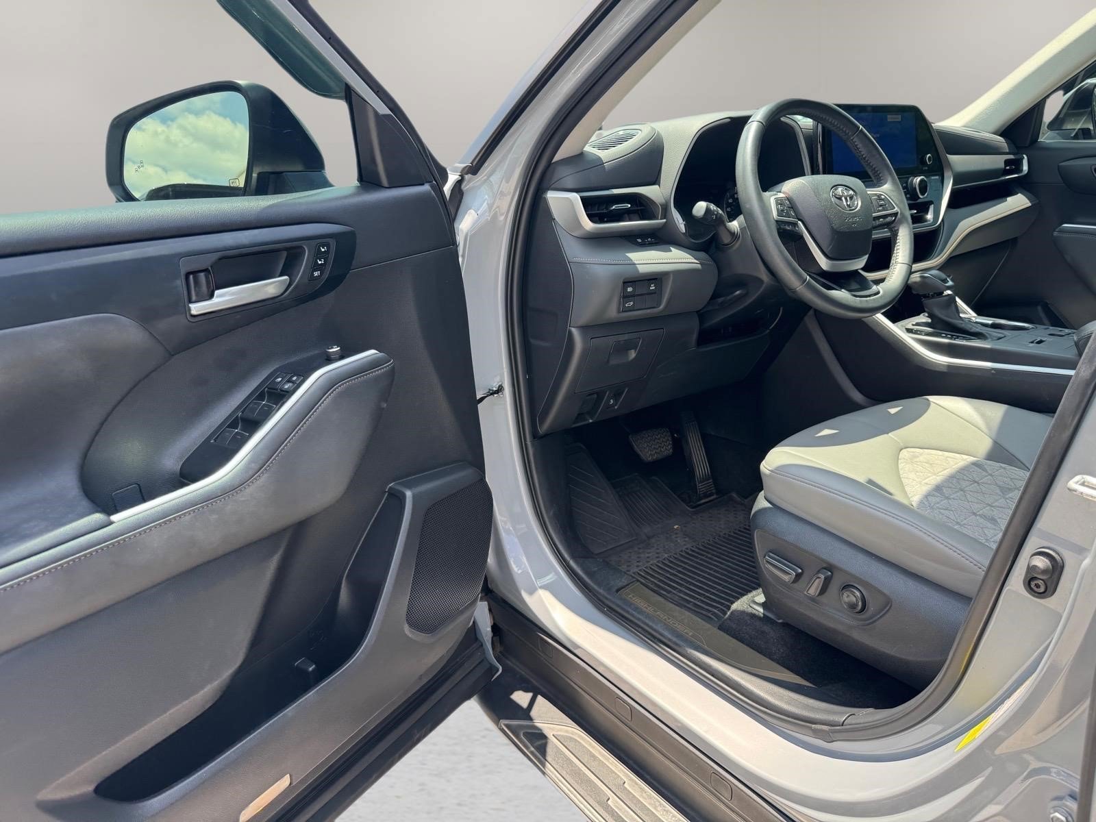 Used 2023 Gray Toyota Hybrid Bronze Edition image 18