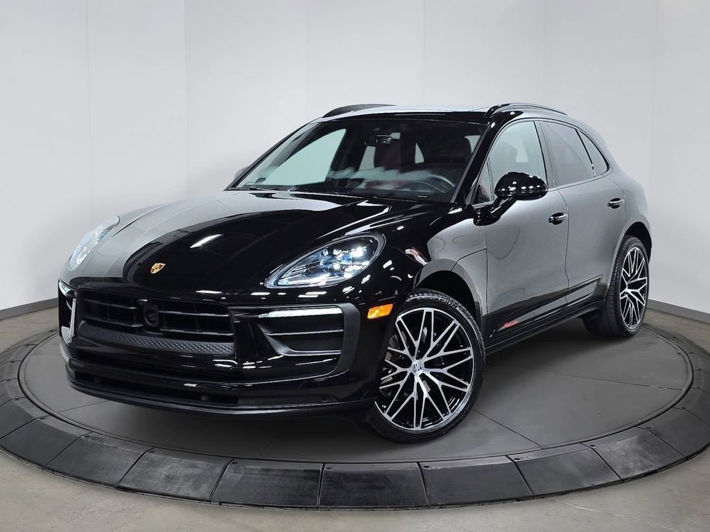 2025 Porsche Macan's photo