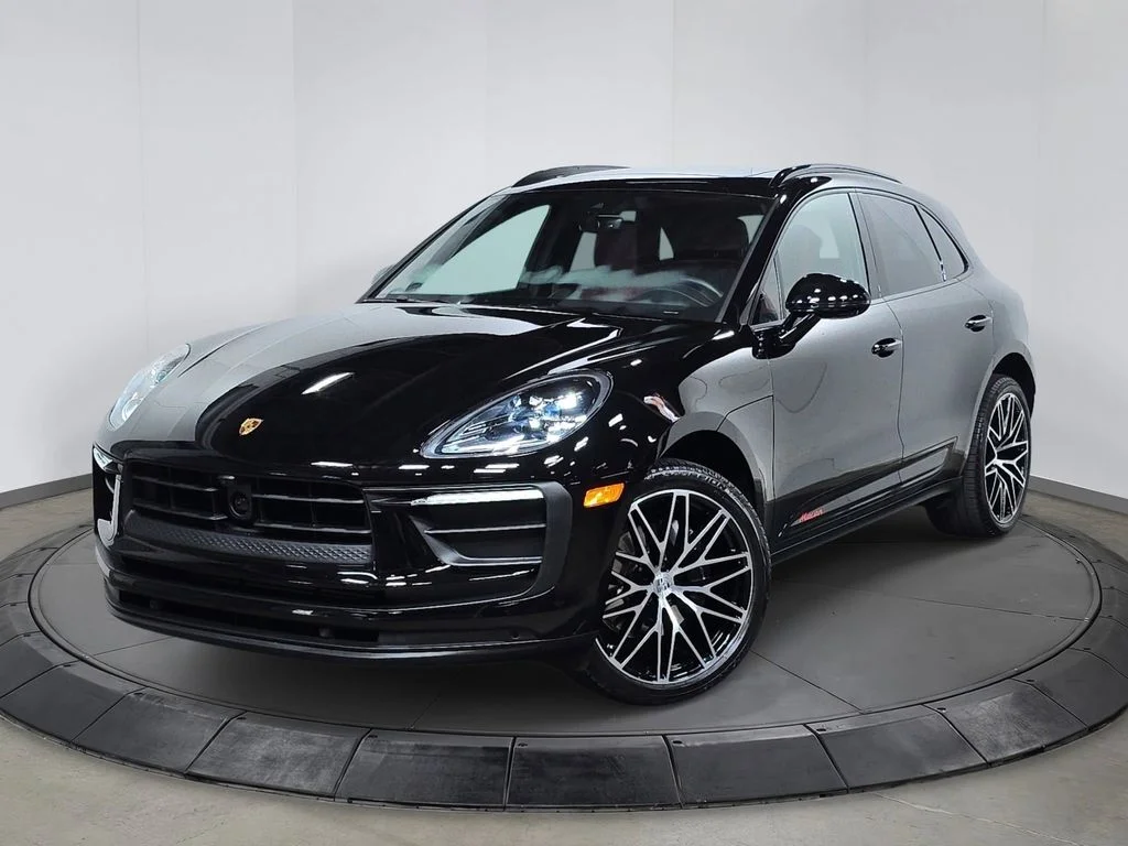 2025 Porsche Macan's photo